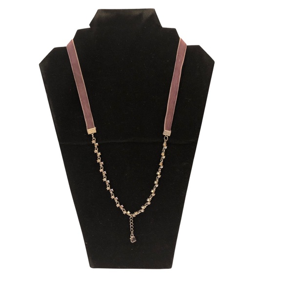 Small crystal square pendant on a mixed gemstones and velvet ribbon necklace. - Picture 4 of 6